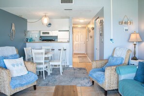 TV, books - Gorgeous ocean views from Creston House 6D (St. Augustine)