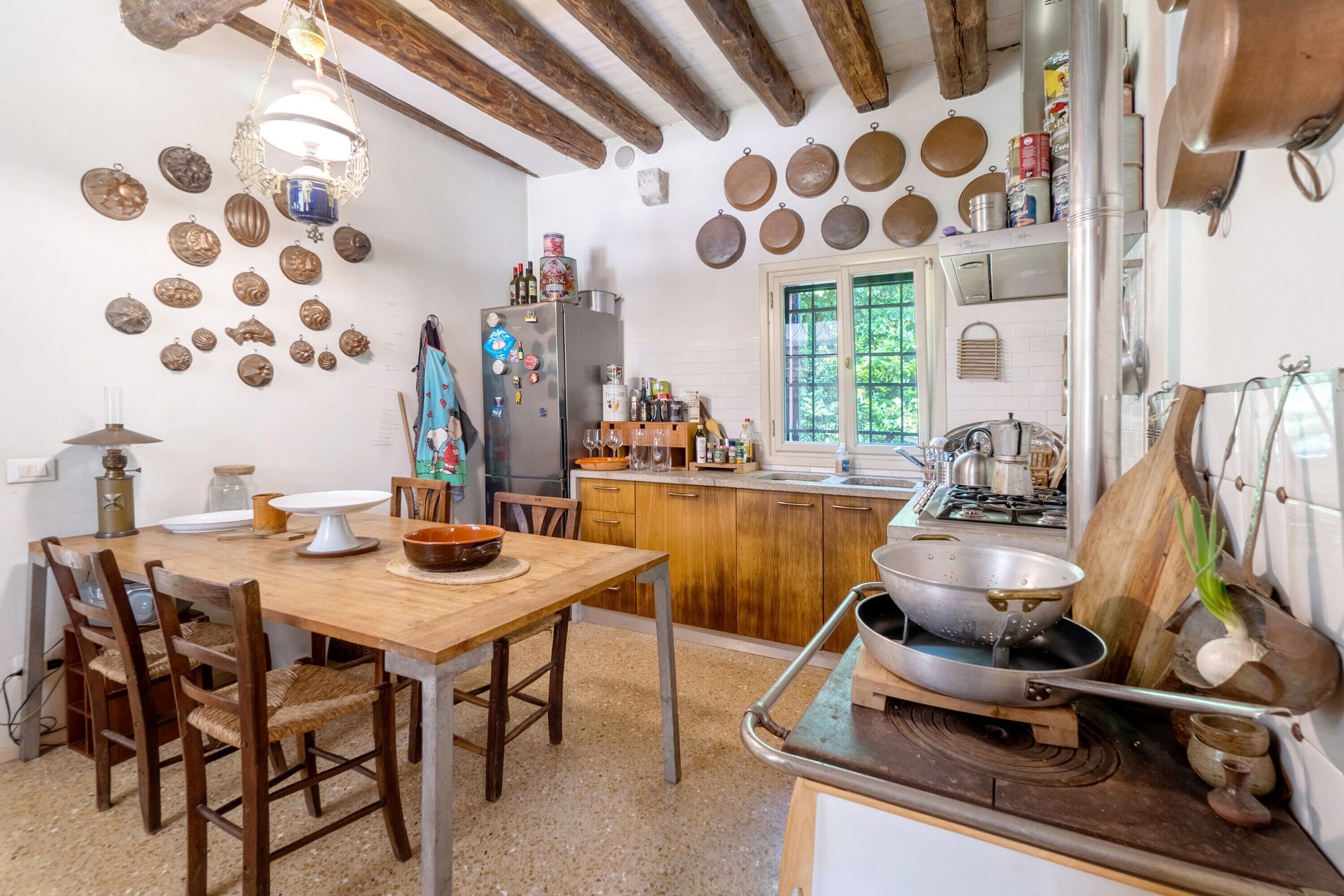 Frigorifero, forno, piano cottura, lavastoviglie