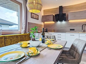 Dining - Nice apartment for 6 guests with WIFI and TV (Ausserweerberg)