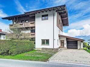 Exterior - Nice apartment for 6 guests with WIFI and TV (Ausserweerberg)