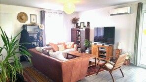 Smart-TV, DVD-Player, Stereoanlage