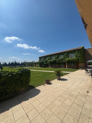 Exterior - Vrbo Property (Mouriès)