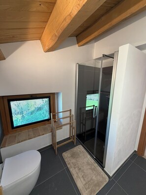 Bathroom - Vrbo Property (Marche)