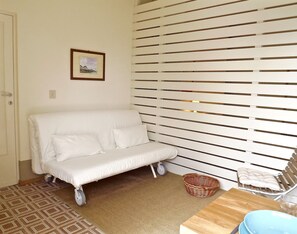 TV - Perla Marina Apartment – 200 Meters from the Sea (Marina di Campo)