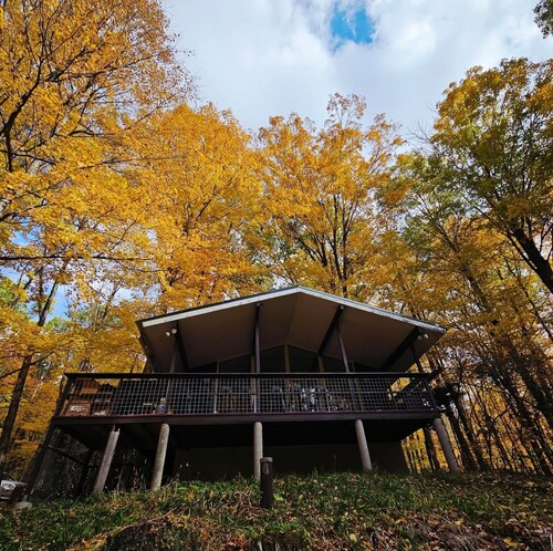 Cozy A-Frame with Loft Views!