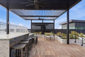 BBQ/picnic Area - Landing Apartments near Downtown Jacksonville (Jacksonville)