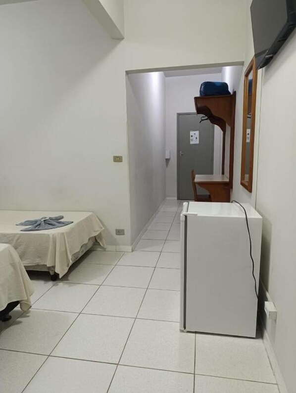 Habitación triple Confort, para no fumadores, aire acondicionado | Wifi gratis y acceso para silla de ruedas