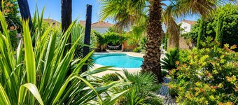 Comfortable studio with private terrace and pool access