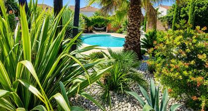 Studio confort terrasse privative accès piscine