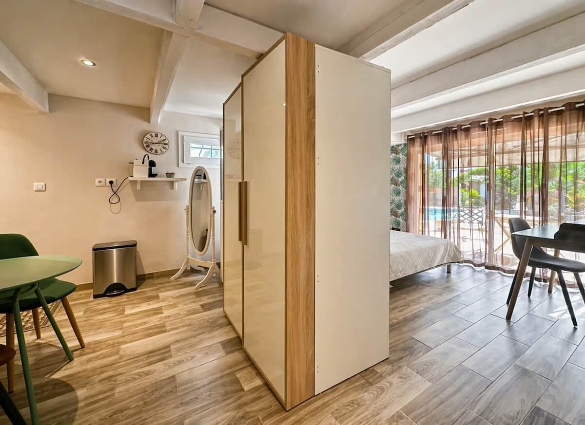 1 室のベッドルーム、WiFi、ベッドシーツ