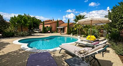 Studio tout confort avec vue sur piscine