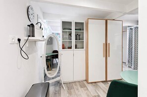 Interior - Comfortable studio with pool view (Portes-lès-Valence)