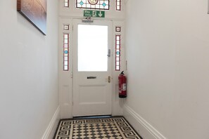 Interior - Fairhaven View by Guestz (Lytham-St-Annes)