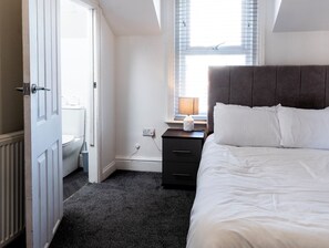 WiFi, bed sheets - Fairhaven View by Guestz (Lytham-St-Annes)