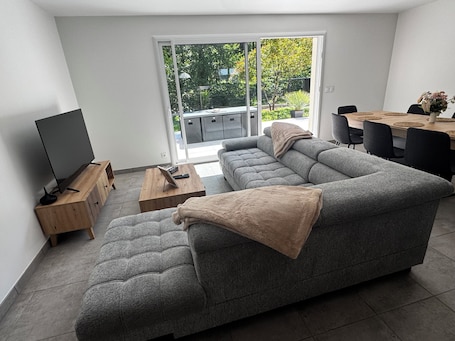 Living area. House in the heart of the Médoc, between ocean and vineyards