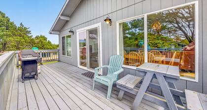 Ocean View Rockaway Retreat: Dog-Friendly, Game Room, Sleeps 6