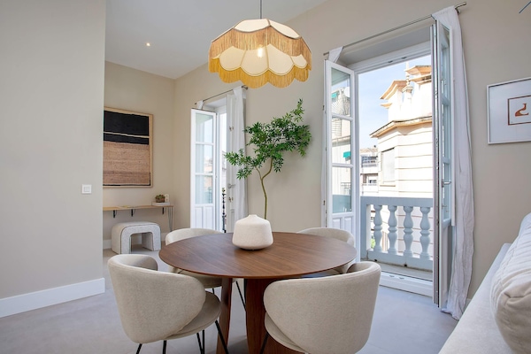 Apartment (1 Bedroom) | Living area | 55-inch Smart TV with satellite channels
