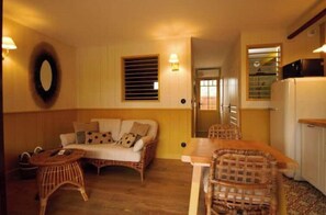 Living area - Vrbo Property (Lacanau)