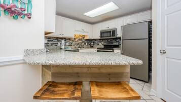 Condo, 2 Bedrooms | Private kitchen