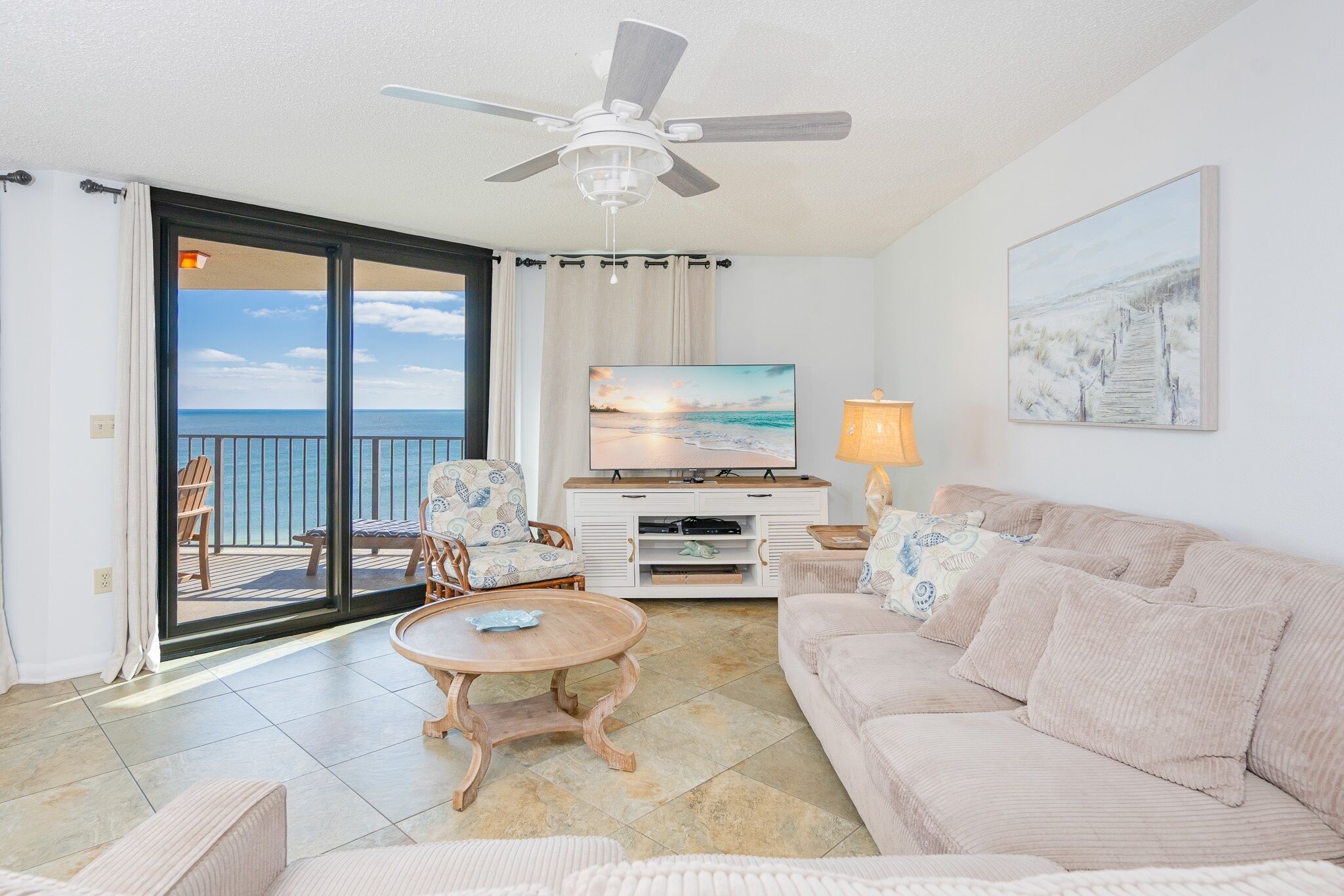 Condo, 3 Bedrooms | Living area