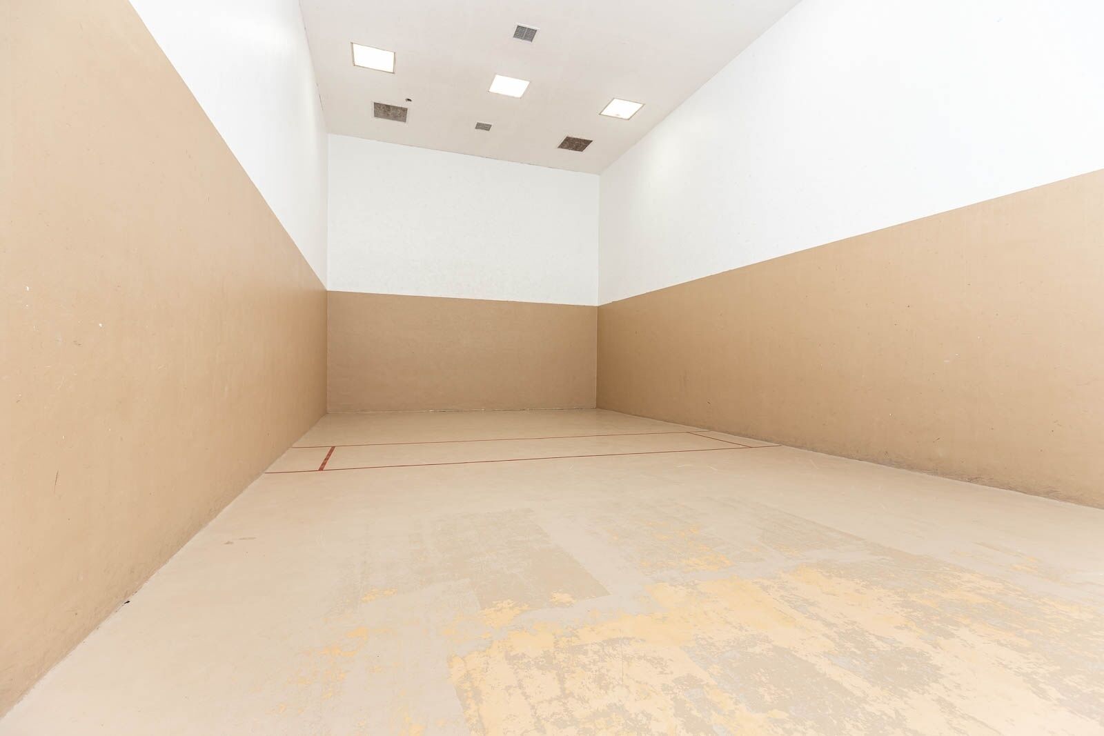 Condo, 3 Bedrooms | Sport court