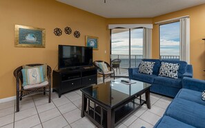 Condo, 2 habitaciones | Área de sala de estar