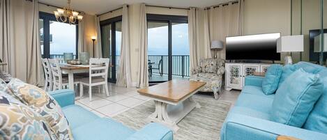Condo, 3 Bedrooms | Living area