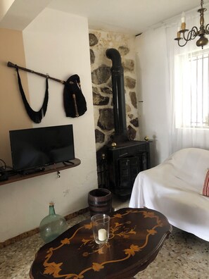 Interior - The Perfect Getaway in Finisterre – A Country House with Ocean Views 🌅 (Cee)