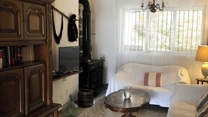 Living area - The Perfect Getaway in Finisterre – A Country House with Ocean Views 🌅 (Cee)
