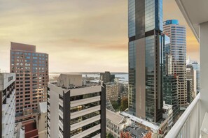 Property grounds - 19th Floor 1BDR Apartment Steps from SkyCity (Auckland)
