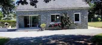 House 250m from Pont-Mahé beach "the Mediterranean of the west".