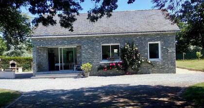 House 250m from Pont-Mahé beach "the Mediterranean of the west".