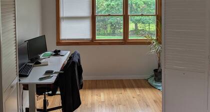 Cozy 3-bedroom townhome w/ AC in pleasant Paramus. World Cup, negotiable rates