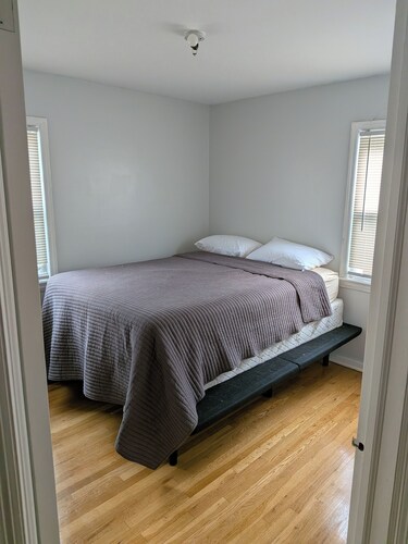 Cozy 3-bedroom townhome w/ AC in pleasant Paramus. World Cup, negotiable rates