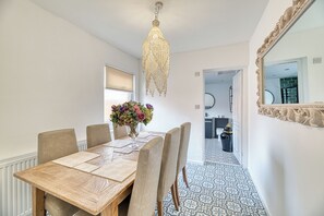 Dining - Fairhaven View by Guestz (Lytham-St-Annes)