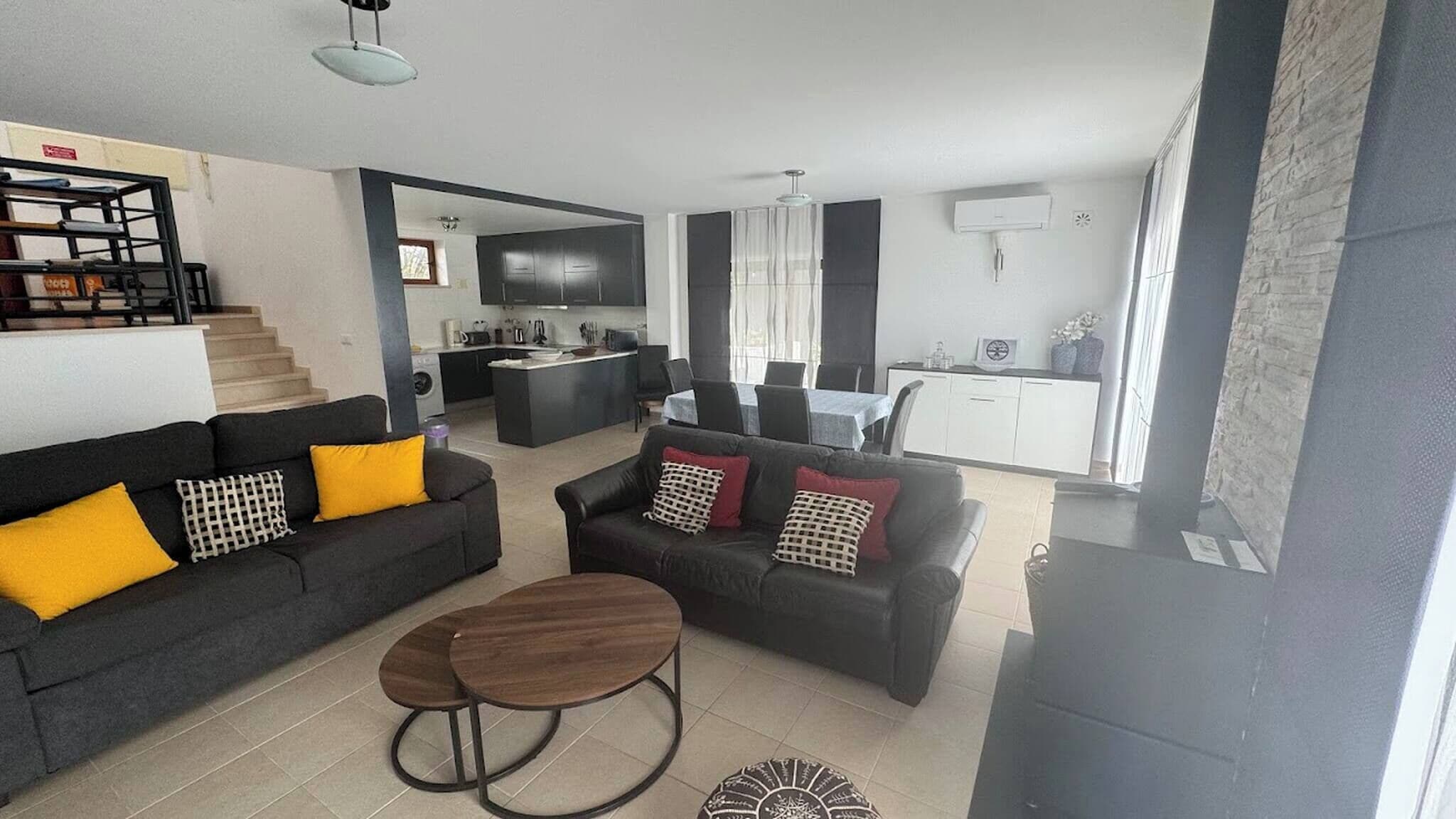 Villa, 3 Bedrooms, Private Pool | Living room | Books