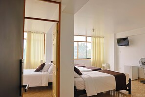 1 bedroom, WiFi, bed sheets - Las Poncianas Hotel Casma (Casma)