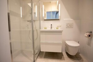 Bathroom - Cube Apartments by Wiener Stadthalle (Vienna)