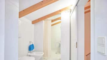 Haartrockner, Bidet, Handtücher