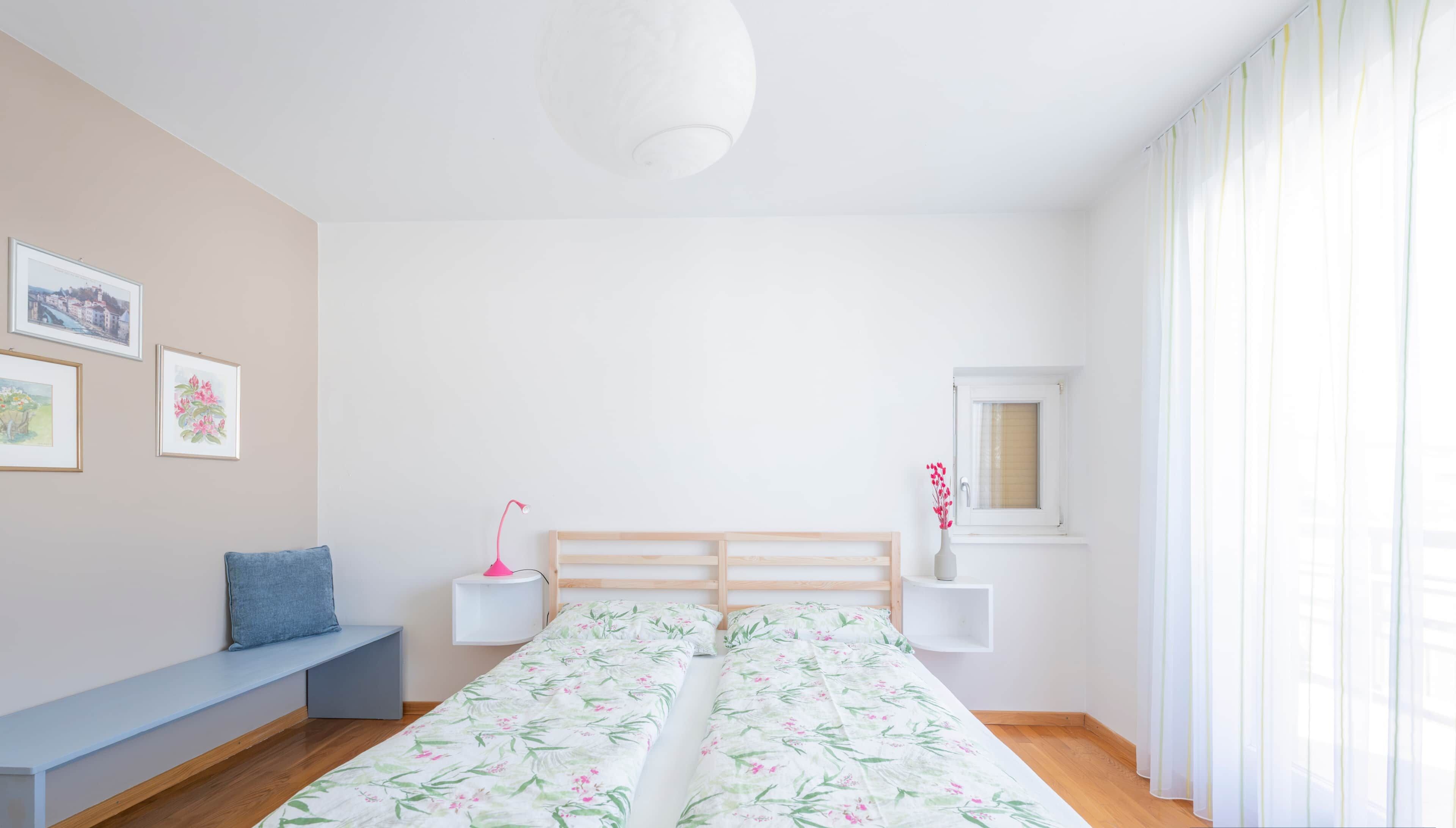 Schlafzimmer 1
