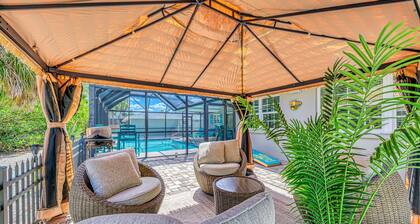 Blue Tide Paradise-3 bedroom renovated pool home in Siesta Village