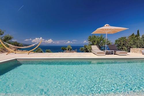 Assini Estate - Nestor Poolside Suite near Koroni