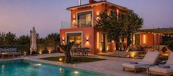 Assini Estate - Poolside & Seaview Koroni Retreat