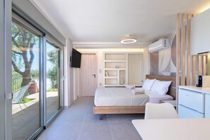 Travel crib, WiFi, bed sheets - Assini Estate - Pet Friendly Studio with Pool (Koroni)