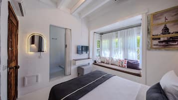 Superior Double Room, Non Smoking, Garden View | Desk, free WiFi