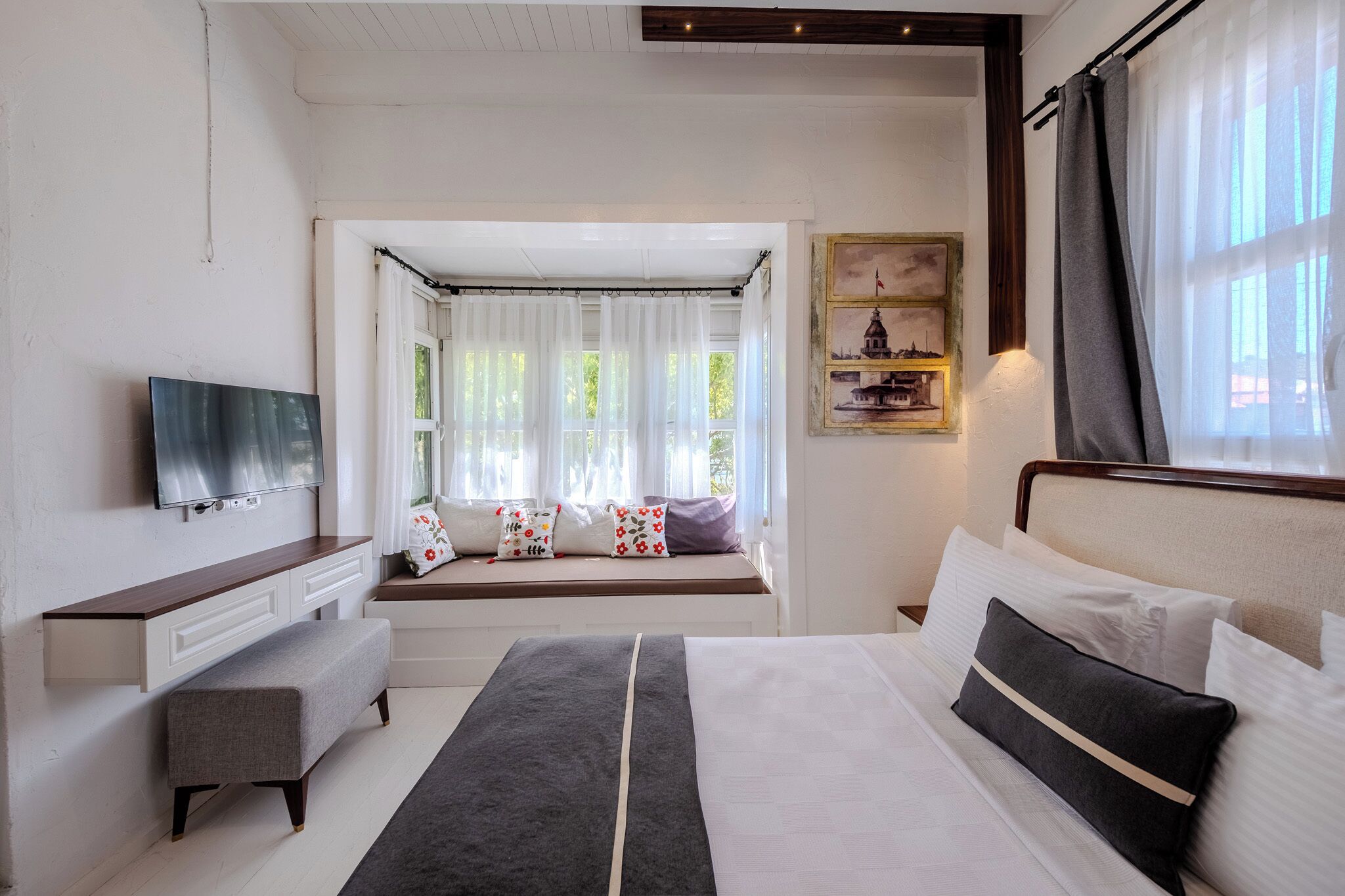 Habitación doble superior, para no fumadores, vista al jardín | Escritorio y wifi gratis 