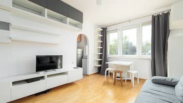 Studio Suite | Living area | Smart TV