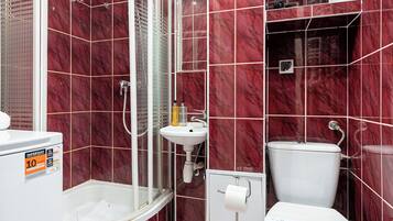 Studio Suite | Bathroom