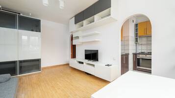 Studio Suite | Living area | Smart TV