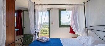 Holiday Home 'Sergio House Seaview' with Sea View, Wi-Fi and Air Conditioning